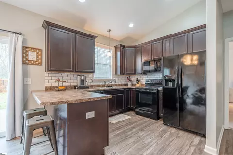 33 Mendham Ln, Greer, SC 29650 photo 12