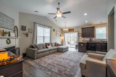33 Mendham Ln, Greer, SC 29650 photo 5