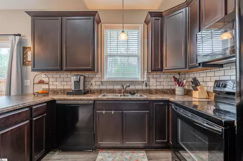 33 Mendham Ln, Greer, SC 29650 photo 13