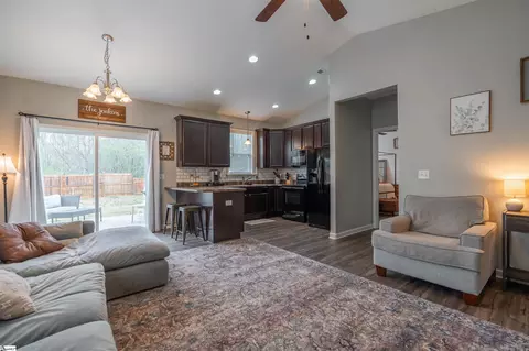 33 Mendham Ln, Greer, SC 29650 photo 6