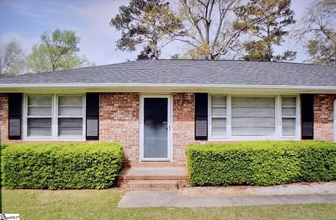 109 Manning Rd, Greenwood, SC 29649