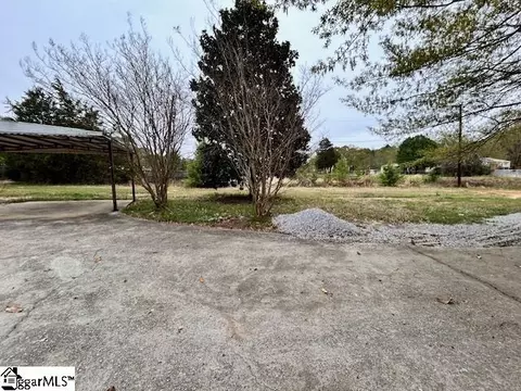 312 Tall Pines Rd, Fountain Inn, SC 29644