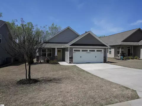 25 Mendham Ln, Greer, SC 29650