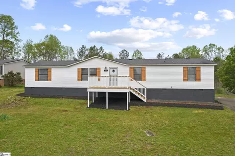 309 Grassland Ln, Fountain Inn, SC 29644