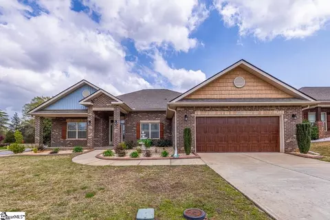 301 Rabbit Run Trl, Simpsonville, SC 29681
