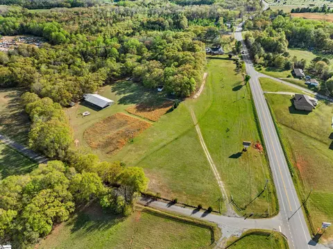 110 Smith Motors Rd, Belton, SC 29627