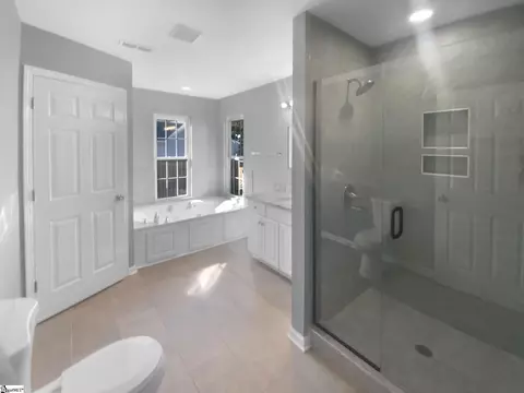 Bath - 323 Springfield Cir, Easley, SC 29642 photo 2 of 5