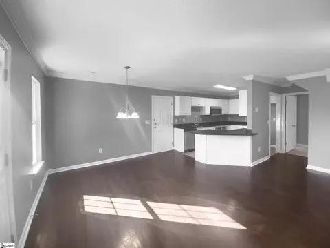 Living - 323 Springfield Cir, Easley, SC 29642 photo 4 of 4