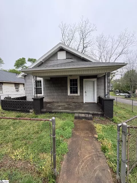 11 Gaylord St, Greenville, SC 29611