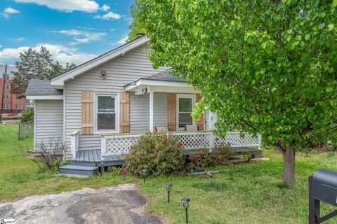 3 Gaylord St, Greenville, SC 29611