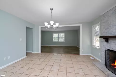 Living - 107 Apollo Ave, Greer, SC 29651 photo 3 of 6