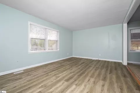 Living - 107 Apollo Ave, Greer, SC 29651 photo 4 of 6