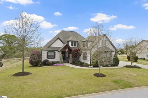 5 Hunters Landing Dr, Greer, SC 29651