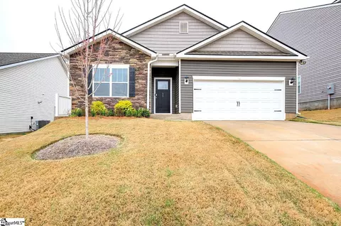 15 Dovetuck Rd, Greer, SC 29651
