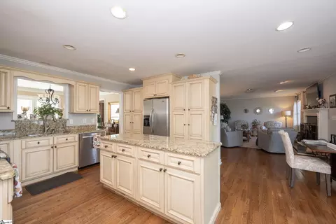 223 E Shallowstone Rd, Greer, SC 29650 photo 10