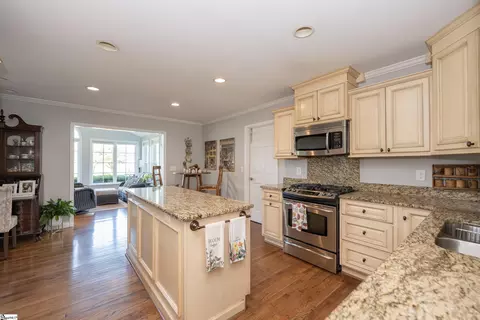 223 E Shallowstone Rd, Greer, SC 29650 photo 11