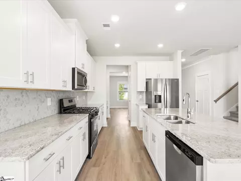 819 Burghley Cir, Greer, SC 29651 photo 7