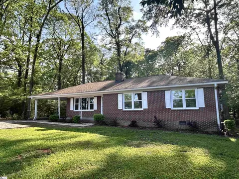 105 Brooklyn Park, Laurens, SC 29360