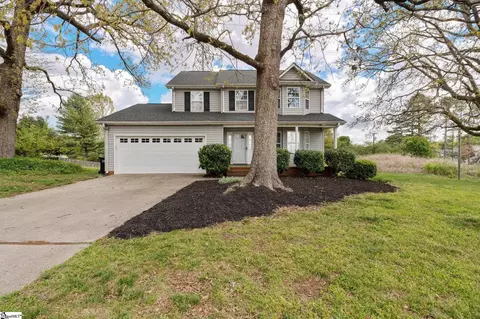 402 Foxfire Dr, Simpsonville, SC 29680
