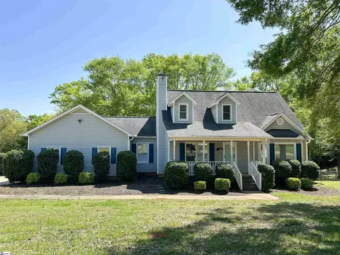 208 Boydton Dr, Boiling Springs, SC 29316
