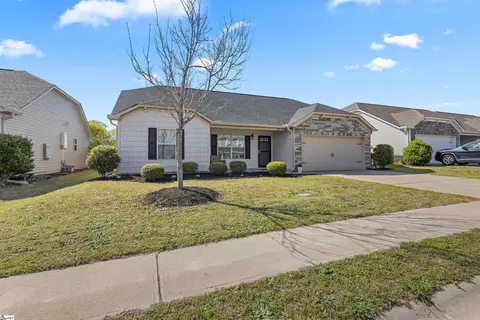 122 Barred Owl Dr, Fountain Inn, SC 29644