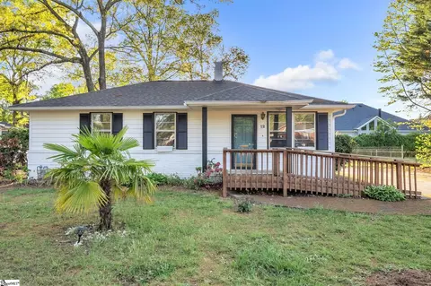 12 Carter Dr, Greenville, SC 29607
