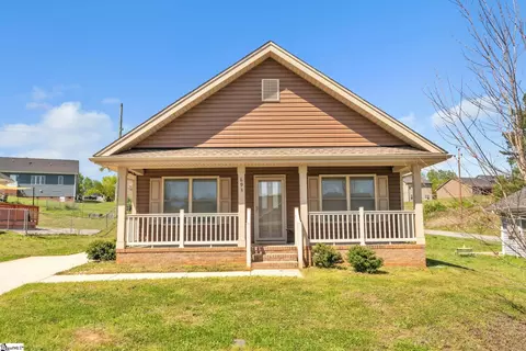693 Ruddy Creek Cir, Greer, SC 29651
