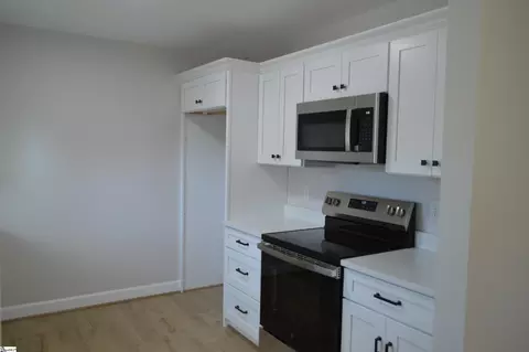 Kitchen - 301 E Celestial Dr, Greer, SC 29651 photo 2 of 4