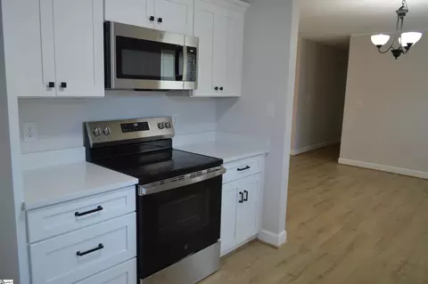 Kitchen - 301 E Celestial Dr, Greer, SC 29651 photo 4 of 4