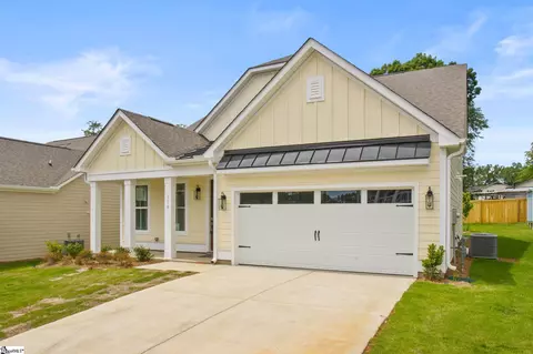 118 Bucklick Creek Ct, Simpsonville, SC 29680