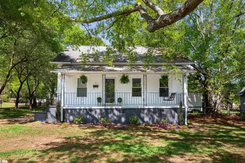 7 Duke St, Greenville, SC 29605