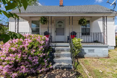19 5th St, Greer, SC 29651