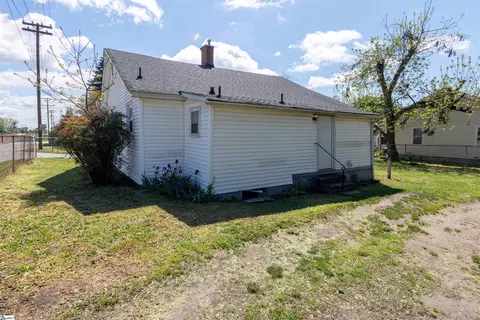 Exterior - 19 5th St, Greer, SC 29651 photo 3 of 6