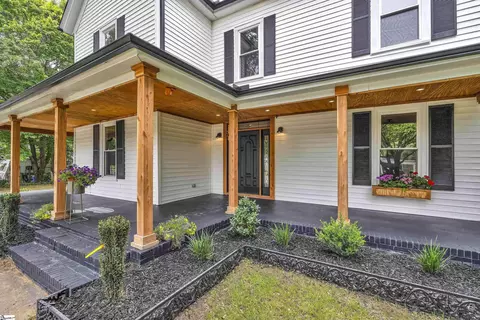1358 S Harper Street Ext, Laurens, SC 29360