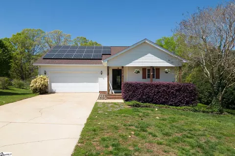 27 Raynes Ct, Taylors, SC 29687