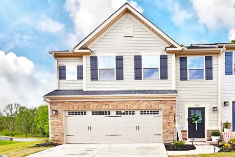 562 Martin Creek Dr, Simpsonville, SC 29680