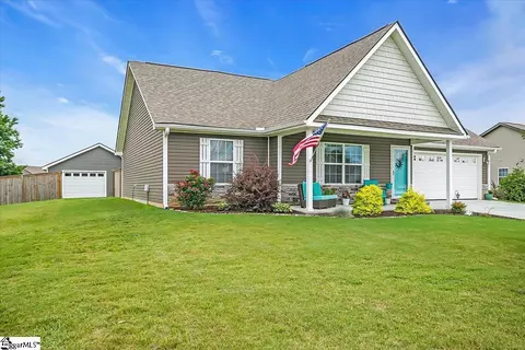 407 Braeburn Fields Ct, Inman, SC 29349