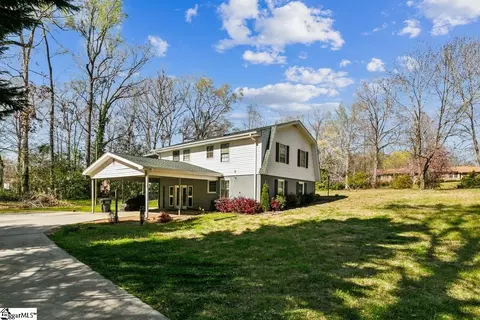 302 Pamela Ln, Laurens, SC 29360