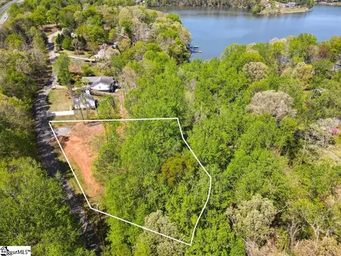 136 Amber Dr, Inman, SC 29349