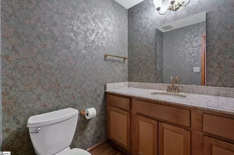 Bath - 404 Glen Laurel Dr, Easley, SC 29642 photo 3 of 5