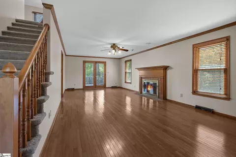 Living - 404 Glen Laurel Dr, Easley, SC 29642 photo 4 of 4