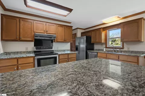 Kitchen - 404 Glen Laurel Dr, Easley, SC 29642 photo 3 of 3
