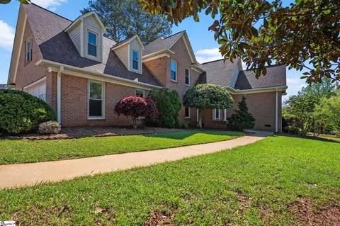 Exterior - 404 Glen Laurel Dr, Easley, SC 29642 photo 2 of 4