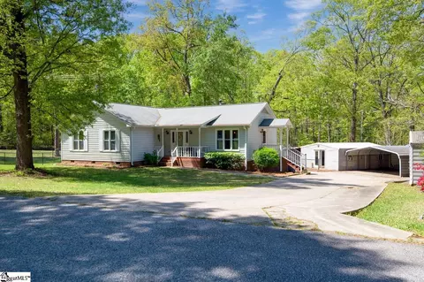 1 Robertson Rd, Taylors, SC 29687