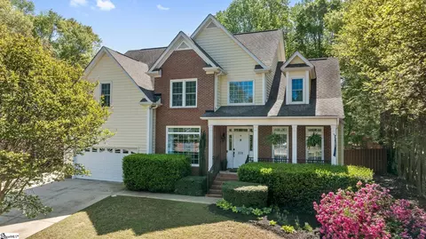 208 Dunrobin Ln, Simpsonville, SC 29681