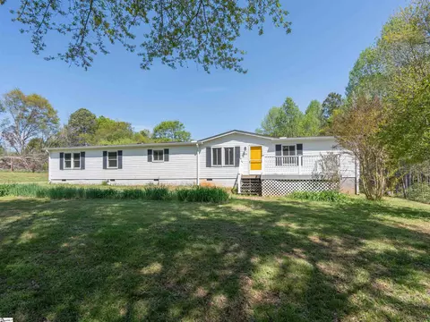 1902 Fairfield Rd, Chesnee, SC 29323