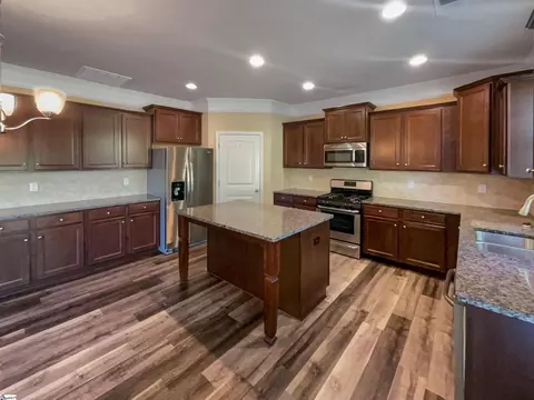 Kitchen - 208 Moonstone Ln, Duncan, SC 29334 photo 3 of 3