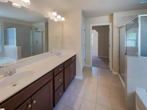 Bath - 208 Moonstone Ln, Duncan, SC 29334 photo 1 of 3
