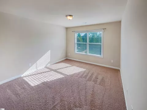 Bedroom - 208 Moonstone Ln, Duncan, SC 29334 photo 6 of 7