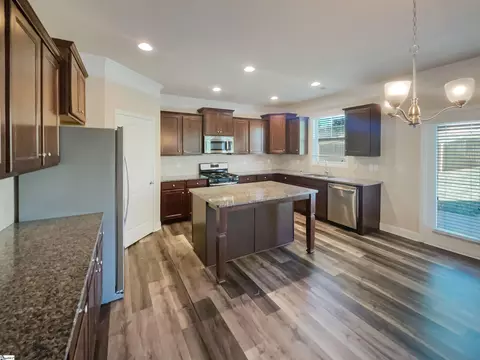 Kitchen - 208 Moonstone Ln, Duncan, SC 29334 photo 2 of 3